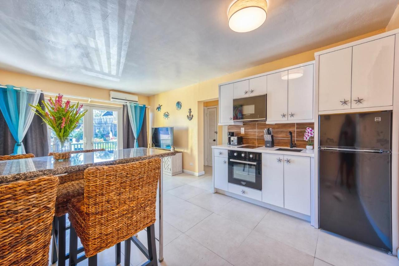 Lovely Apartment Near Beach, Downtown, 24H Security, Pool Nassau Exterior foto